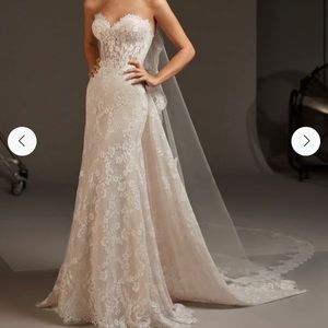 selling my wedding dress from 2021 so someone else can get use out of it!